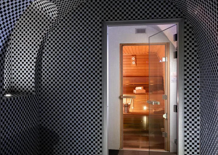 Marais Hotel 3*