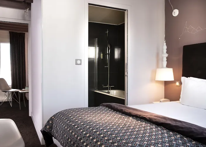 Marais Hotel