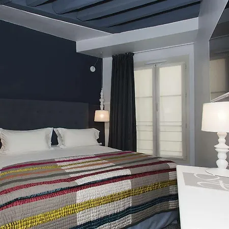 Marais Hotel